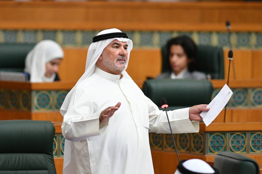 النائب صالح عاشور متحدثاً