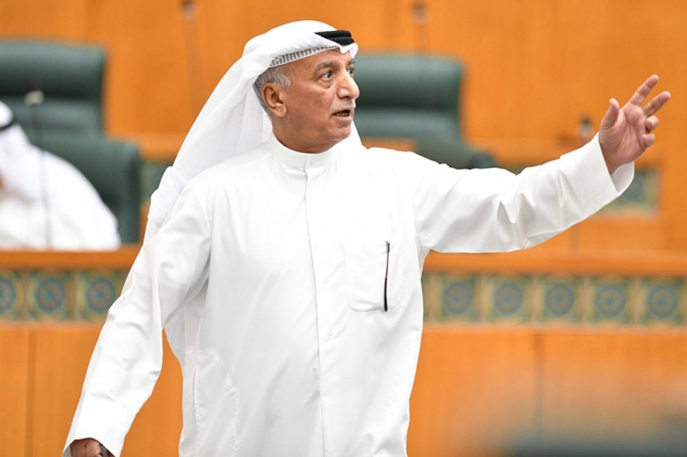 المويزري معترضا