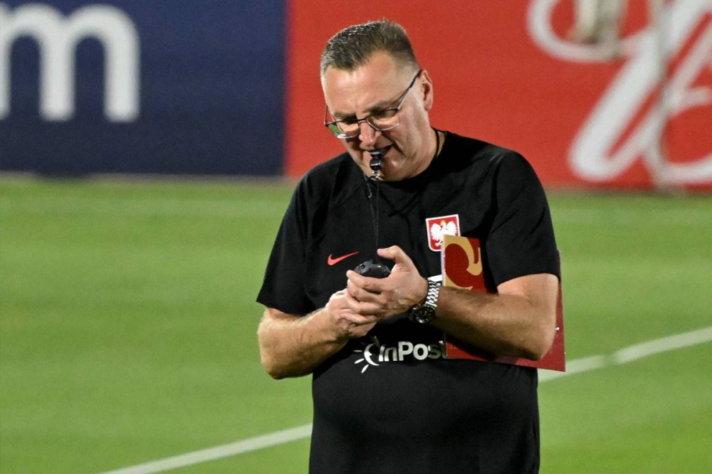 مدرب بولندا تشيسواف ميخنيفيتش