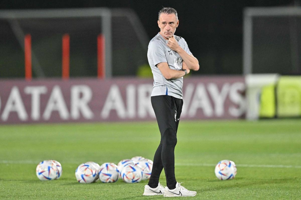 البرتغالي باولو بينتو المدير الفني لكوريا الجنوبية