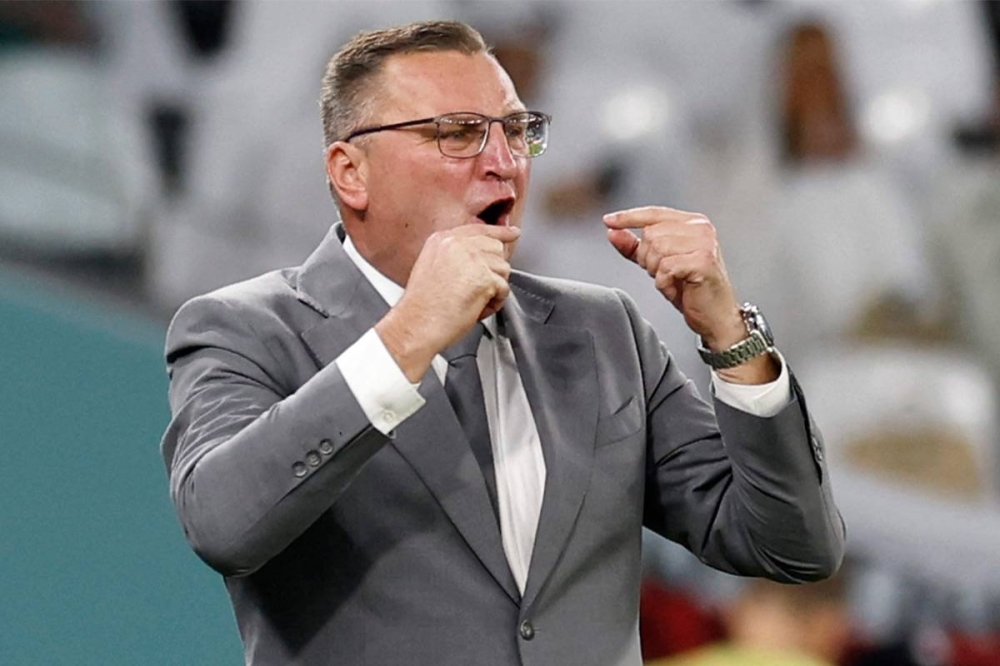 مدرب منتخب بولندا تشيسلاف ميخنيفيتش