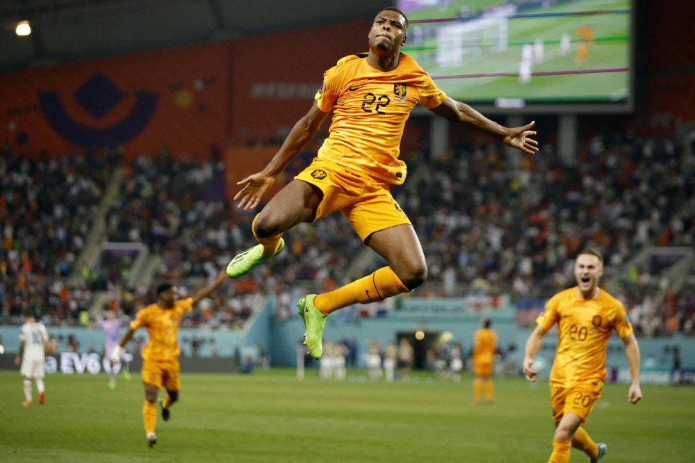 فرحة لاعبين المنتخب الهولندي بالتاهل