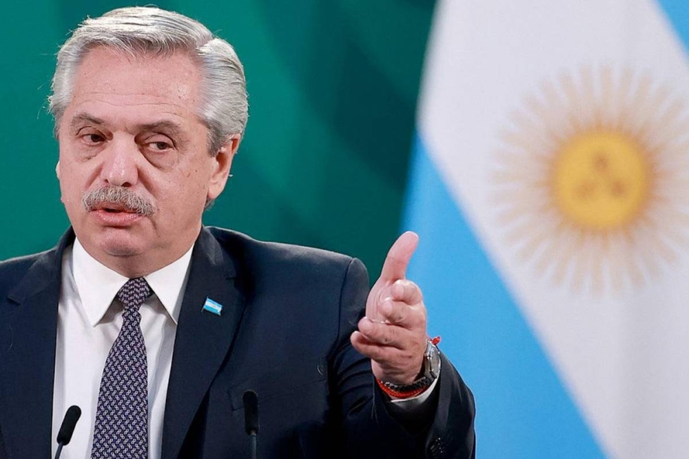 الرئيس الأرجنتيني ألبرتو فرنانديز