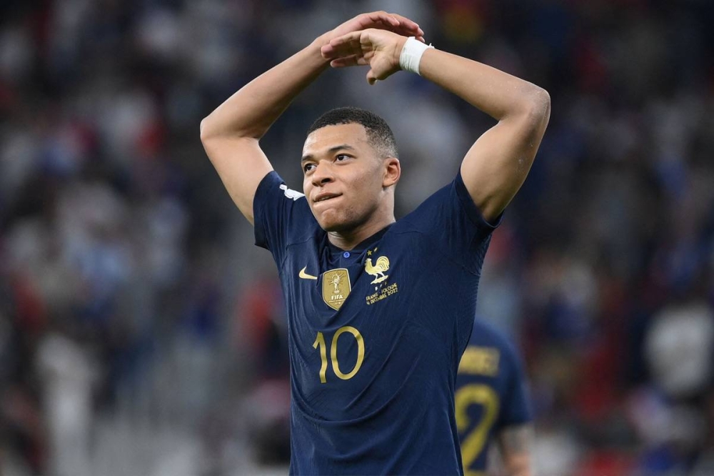 كيليان مبابي مهاجم ونجم منتخب فرنسا 