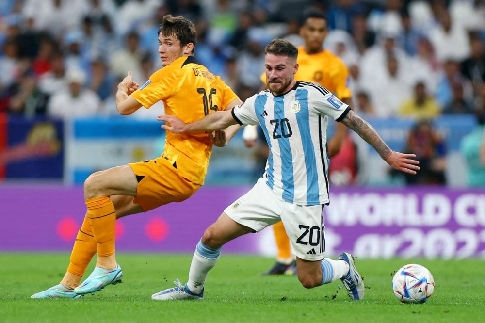 لاعب الوسط الأرجنتيني ألكسيس ماك أليستر 