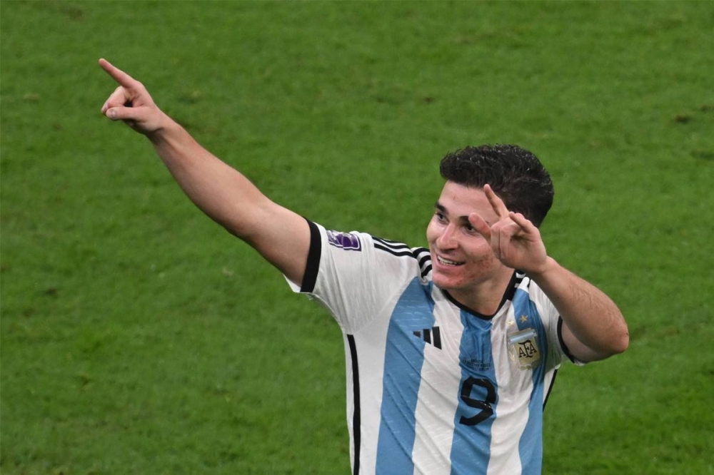 مهاجم الأرجنتين الواعد خوليان ألفاريز 