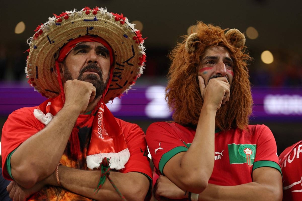 بالدموع والحزن والفخر ودع الجمهور المغربي منتخبهم الوطني