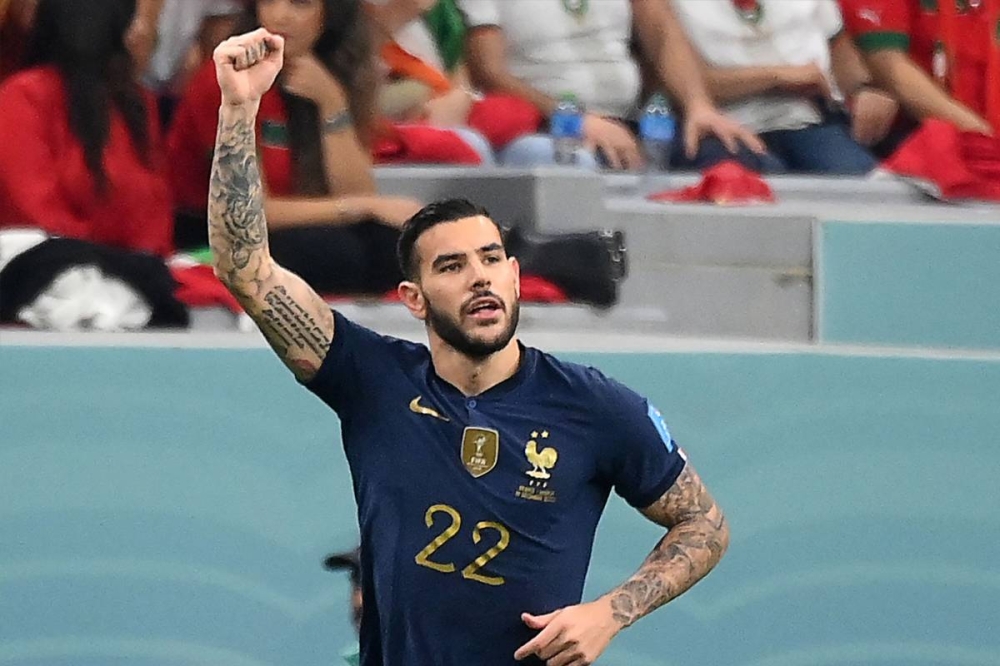 مدافع منتخب فرنسا تيو هرنانديز 