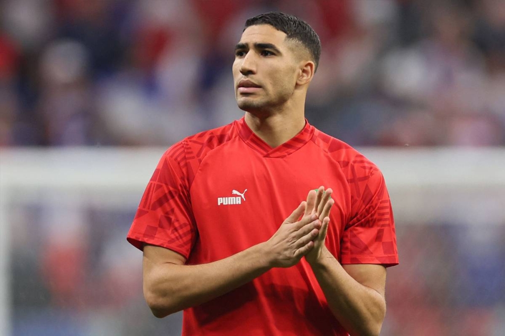 أشرف حكيمي لاعب المنتخب المغربي 