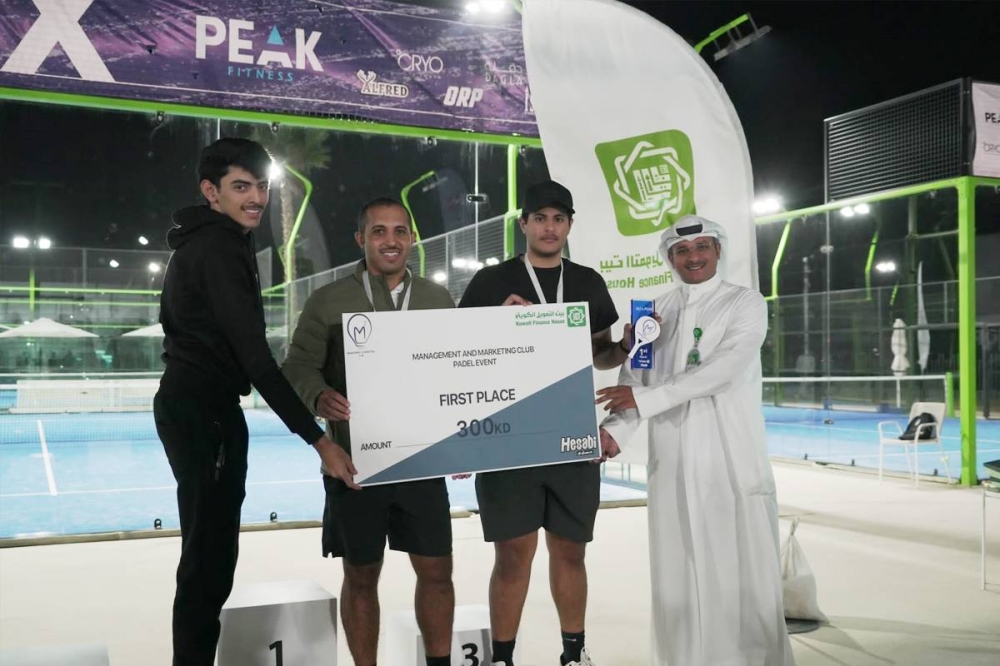 بطولة بادل للطلبة