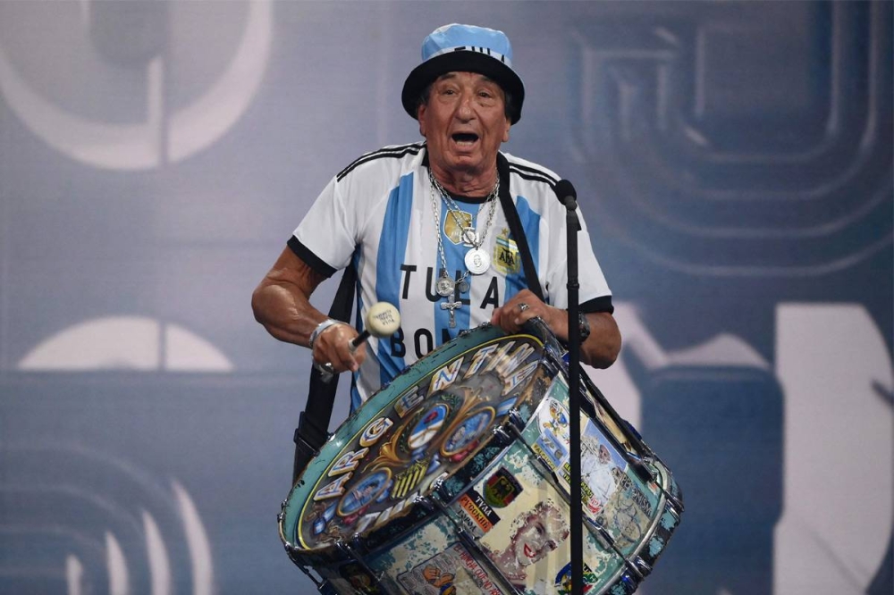 المشجع الأرجنتيني كارلوس تولا 