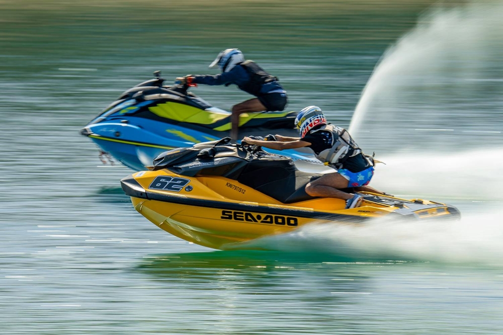 السباق شهد تنافساً قوياً بين 45 متسابقاً في ثلاث فئات