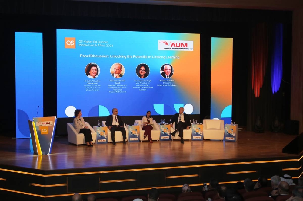 حلقة نقاشية في اليوم الثاني