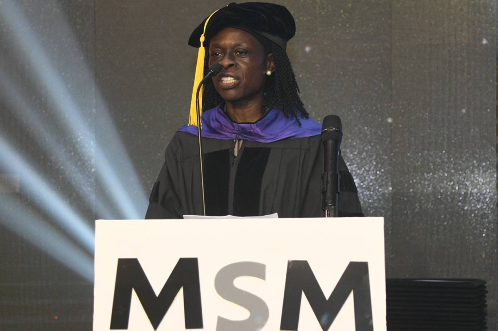 ممثلة كلية ماسترخت لإدارة الأعمال بهولندا تيري كاكيتو متحدثة