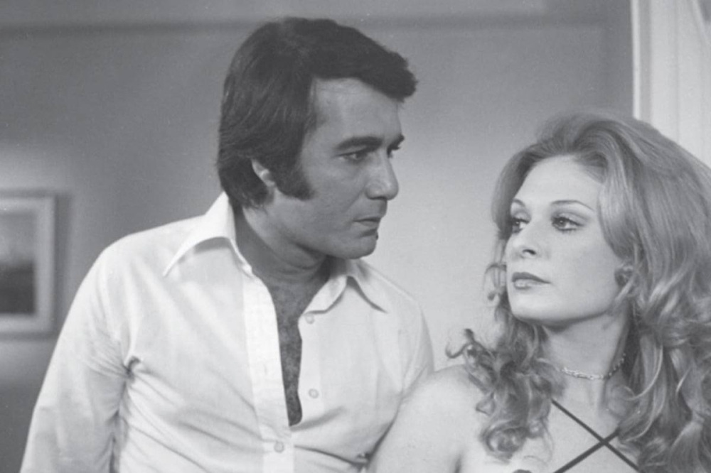 في مشهد سينمائي أمام محمود ياسين