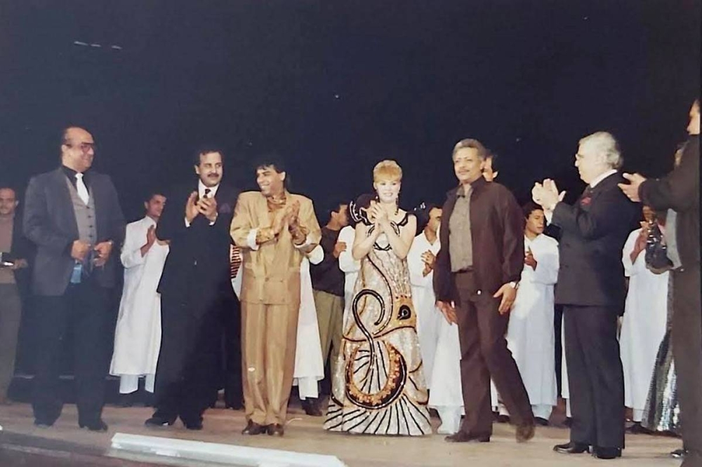 من أحد عروضها المسرحية
