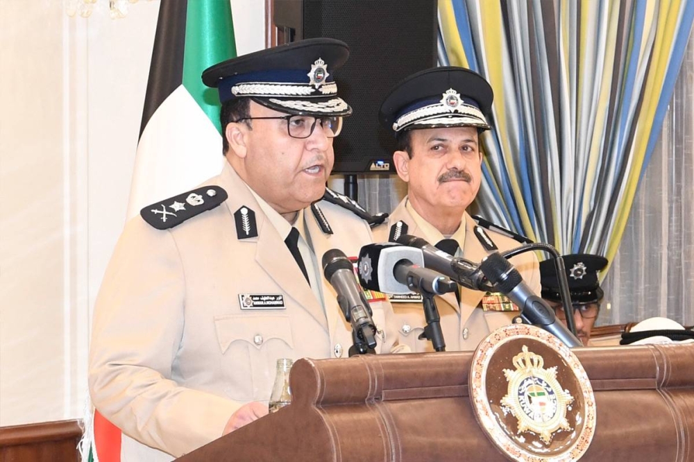 البرجس متحدثاً خلال الزيارة