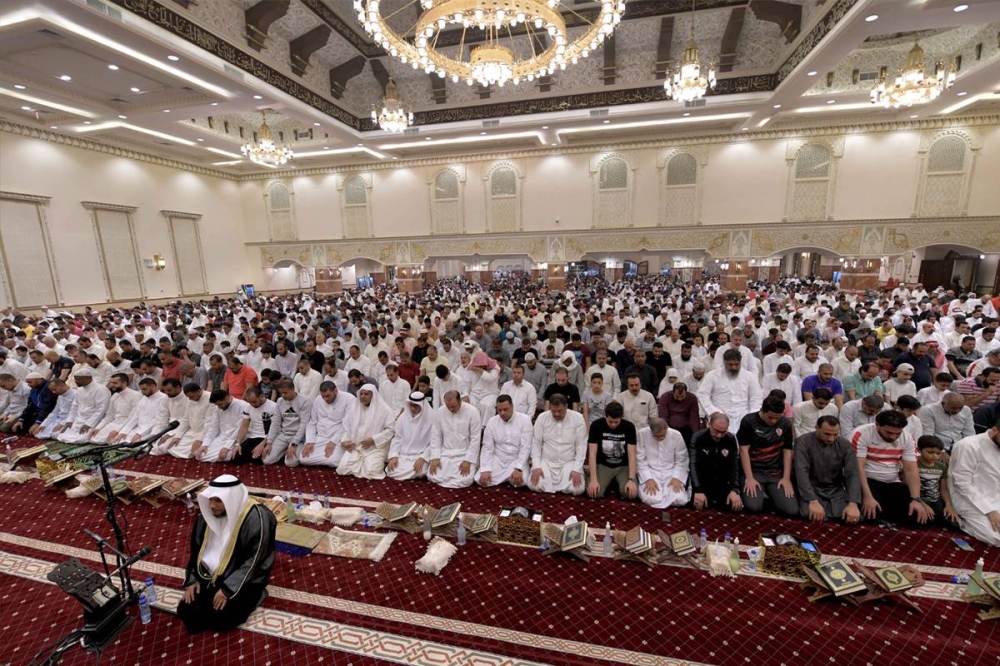 جانب من صلاة التهجد في مسجد بلال بن رباح