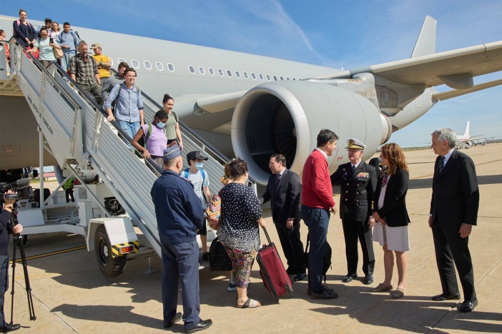 وصول طائرة إسبانية من السودان إلى مدريد