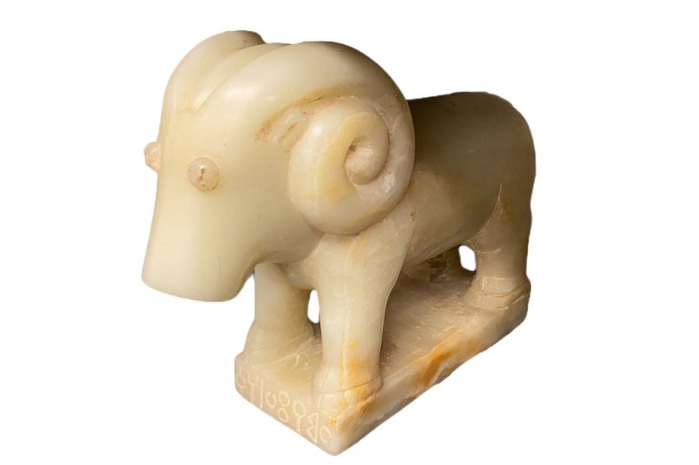 كبش من المرمر يعود إلى القرن الخامس قبل الميلاد