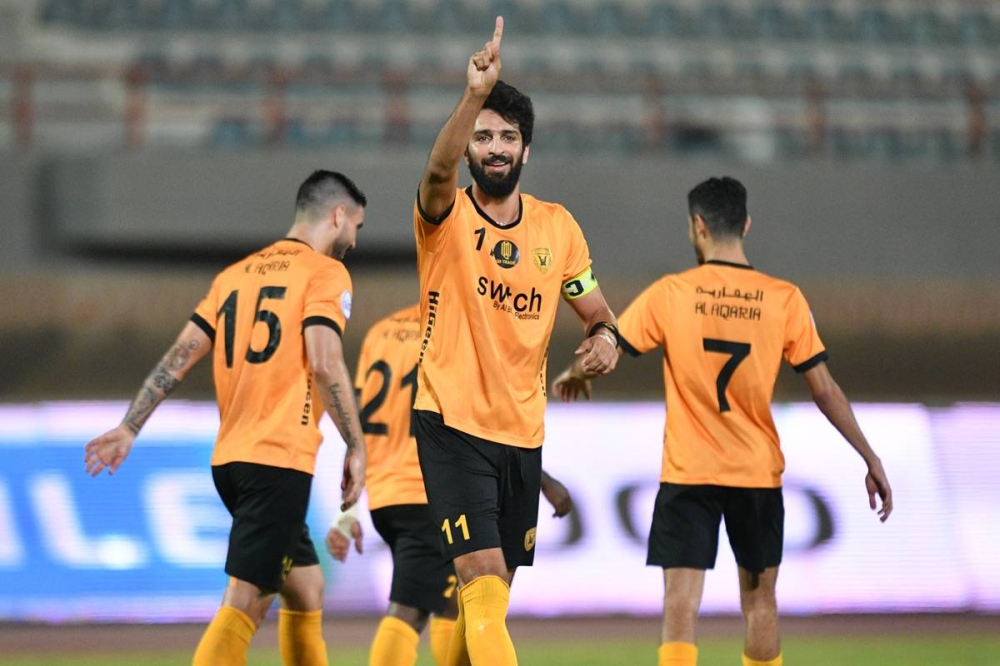 لاعب المنتخب الوطني والأصفر فهد الانصاري