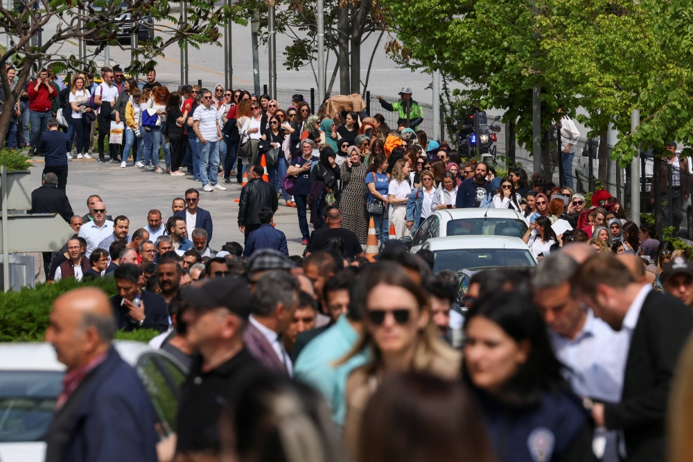الأتراك يواصلون الإدلاء بأصواتهم في انتخابات رئاسية وبرلمانية حاسمة  «رويترز»
