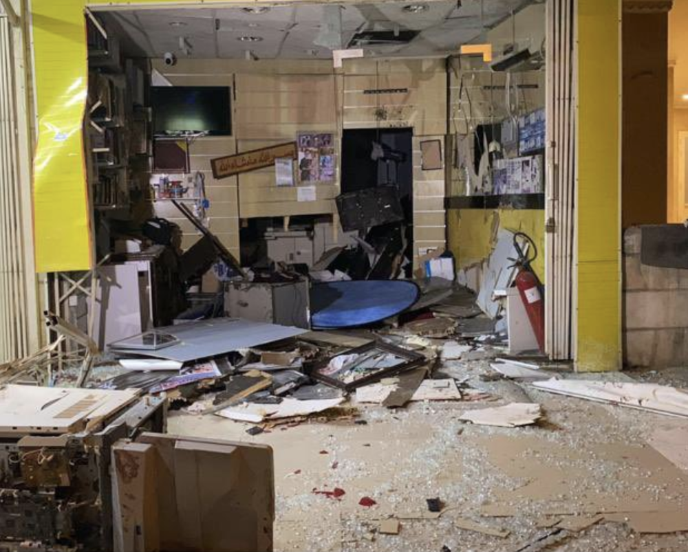 المحل بعد الحادث 