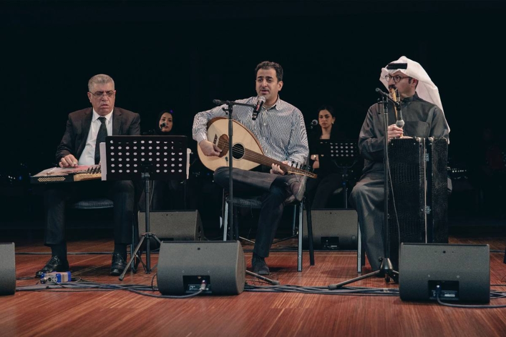 فيصل خاجة يحيي إحدى حفلات مركز اليرموك الثقافي