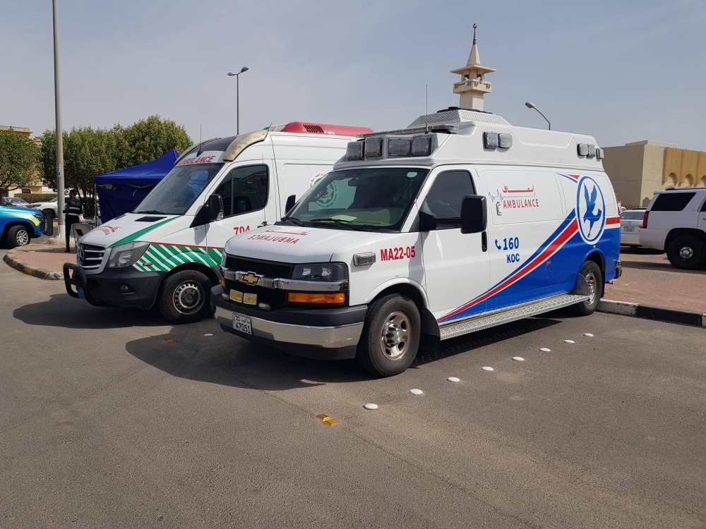 حوالي 30 سيارة إسعاف مجهزة تجهيزا كاملا موزعة على الدوائر الخمس 