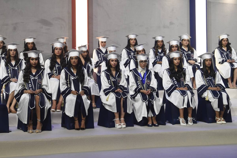 جانب من الخريجات