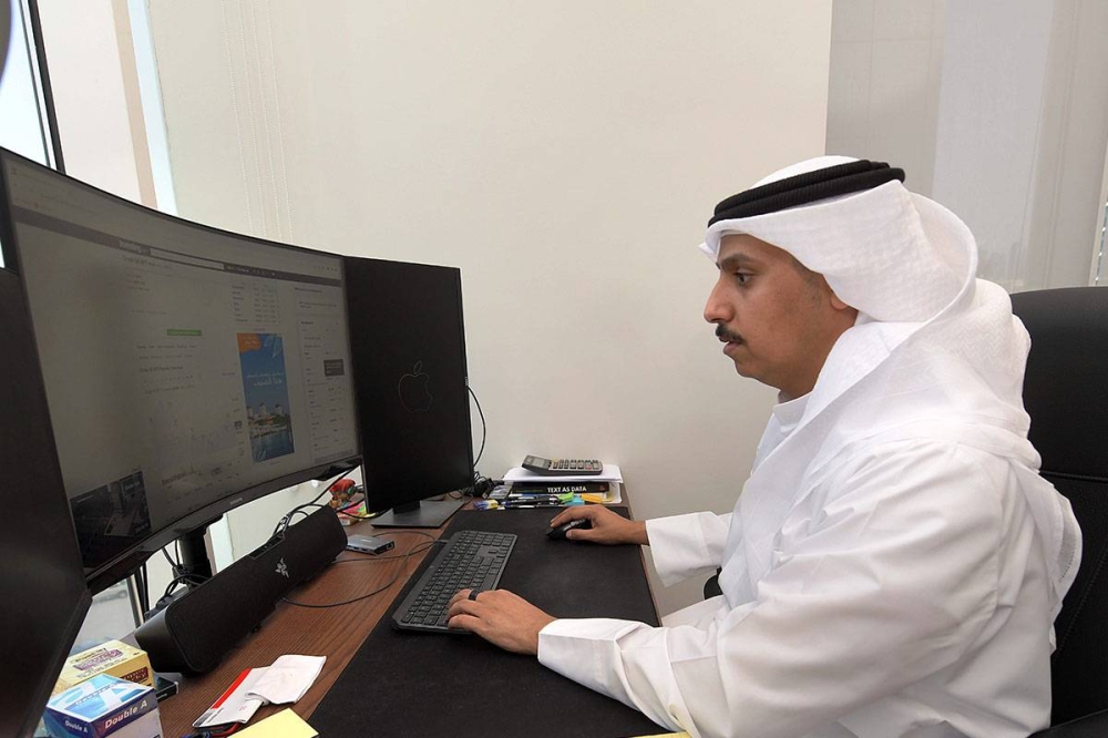 الشامي متصفحاً آخر المؤشرات الاقتصادية