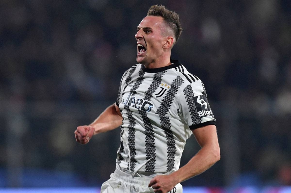 المهاجم البولندي أركاديوش ميليك