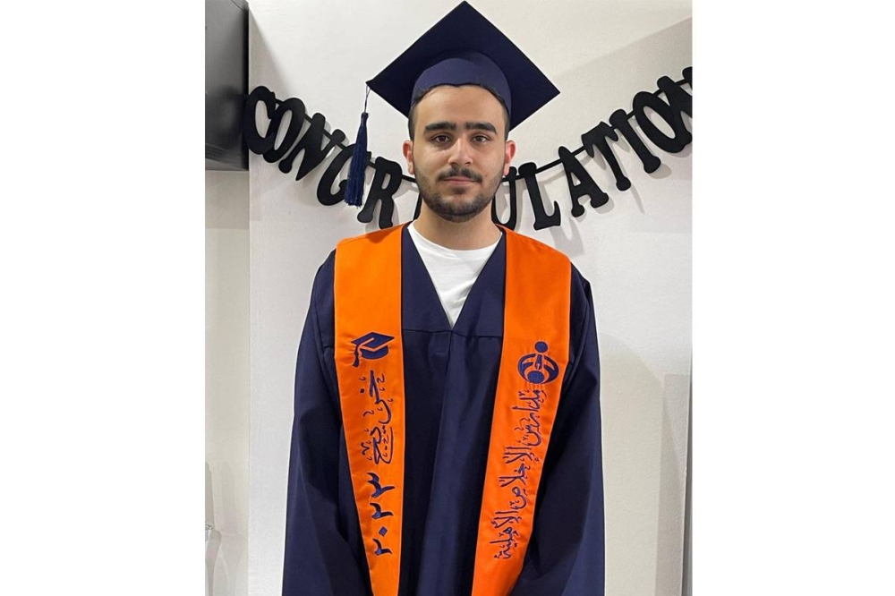 الطالب المتفوق وائل واثق عبيدو