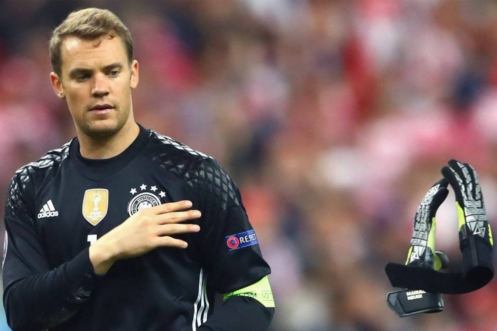 حارس وقائد بايرن ميونيخ الألماني مانويل نوير