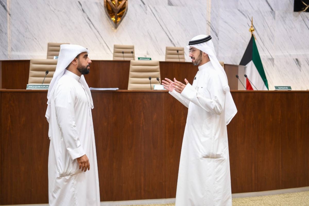 المطيري متحدثاً للزميل محمد جاسم