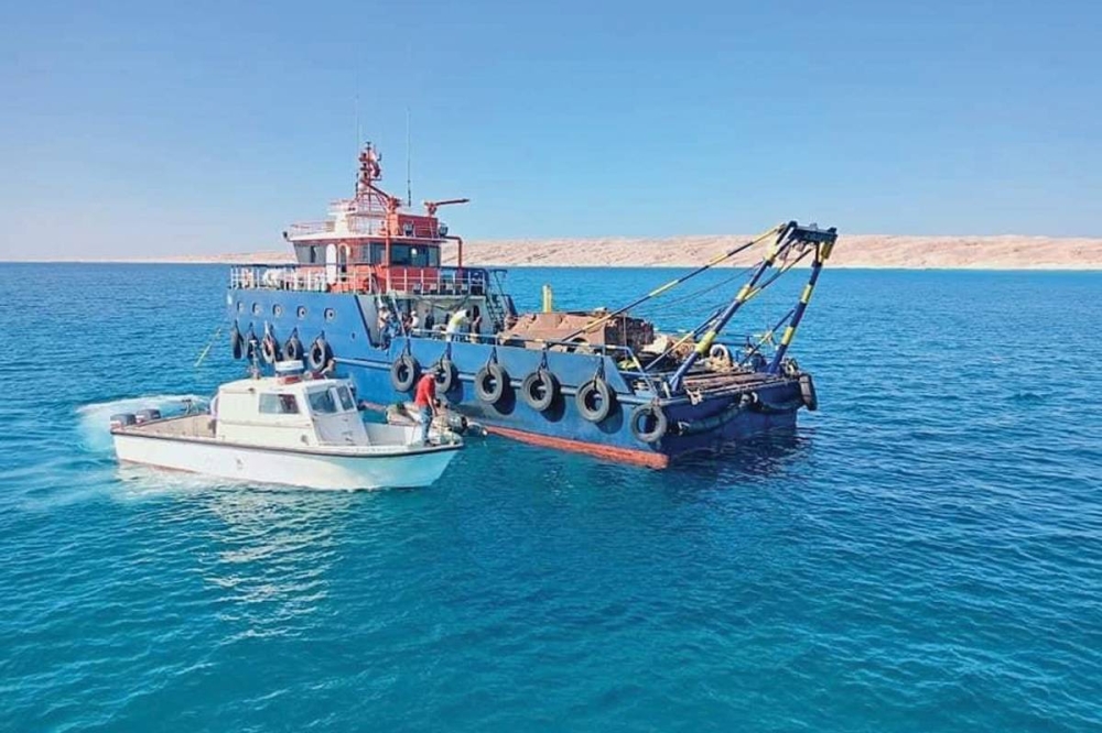 أثناء إغراق إحدى القطع الحربية