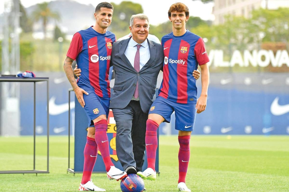 لابورتا يتوسط فيليكس وكانسيلو