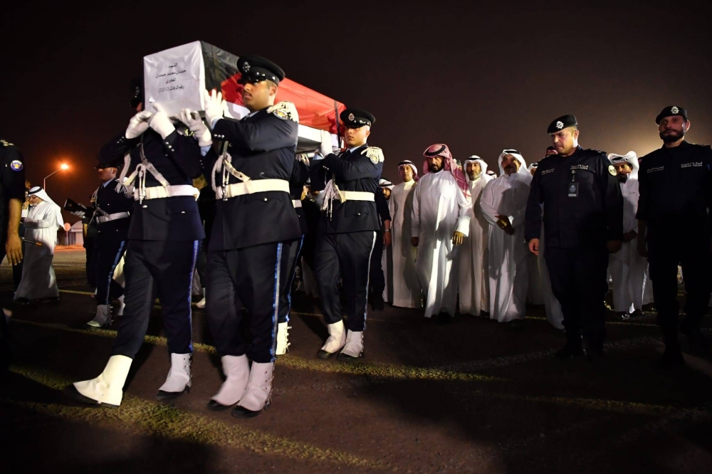 الخالد يتقدم مراسم تشييع رفات شهيد الوطن حمدان المطيري في مقبرة الصليبيخات