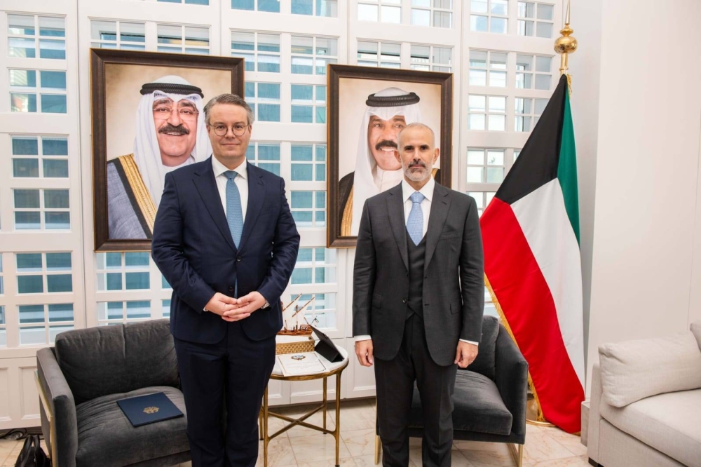 نائب وزير الخارجية السفير الشيخ جراح جابر الأحمد يلتقي مع وزير الدولة الألماني