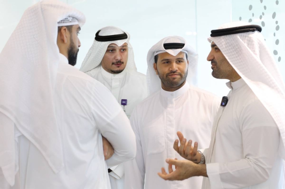 سالم المطوع المسؤول المباشر عن البرنامج في stc مع المشاركين من رواد الأعمال