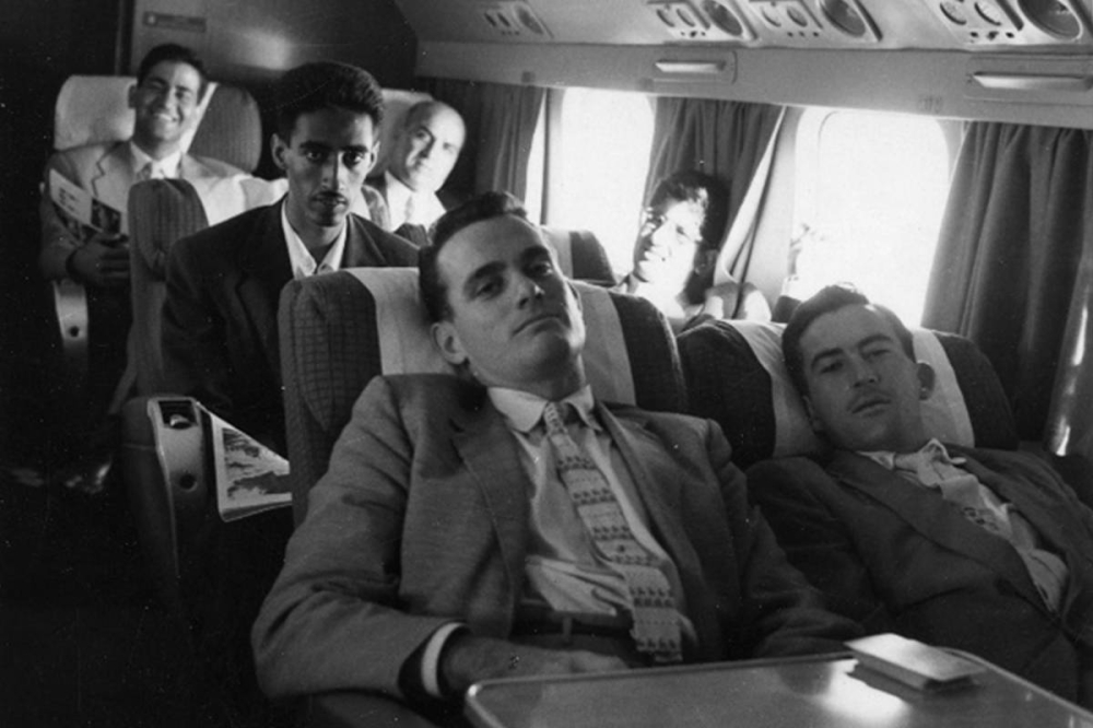 صورة بالطائرة في مطار النزهة في الكويت بتاريخ 26/7/1957 عند المغادرة إلى أميركا ويبدو عبدالواحد محمد عقيل في الخلف وأمامه محمد عبدالرحيم تقي وفوزي مساعد الصالح. هذه الصورة التقطها عبدالله محمد علي الذي كان من ضمن البعثة في ذلك العام