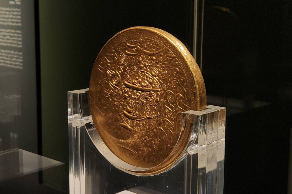 جانب من مقتنيات معرض (زينة البلاط الملكي الهندي)