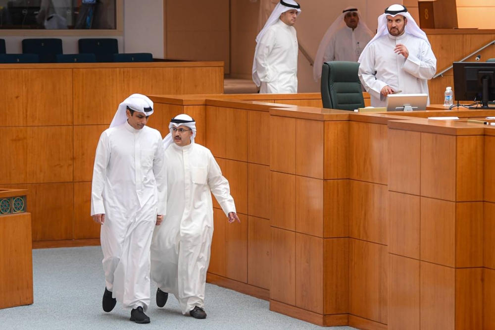 العازمي على المنصة والعيبان في طريقه للاستجواب