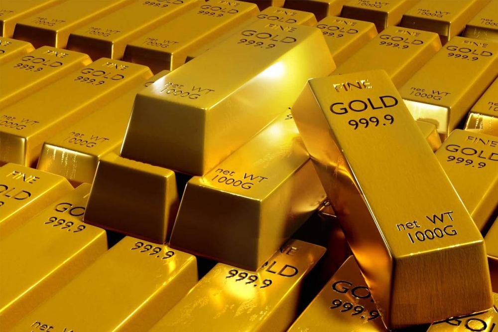 Gold prices await US data