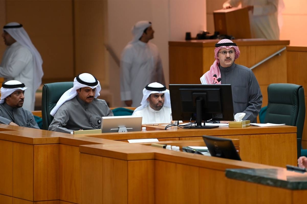 وزير الشؤون أثناء مناقشة قانون ذوي الإعاقة