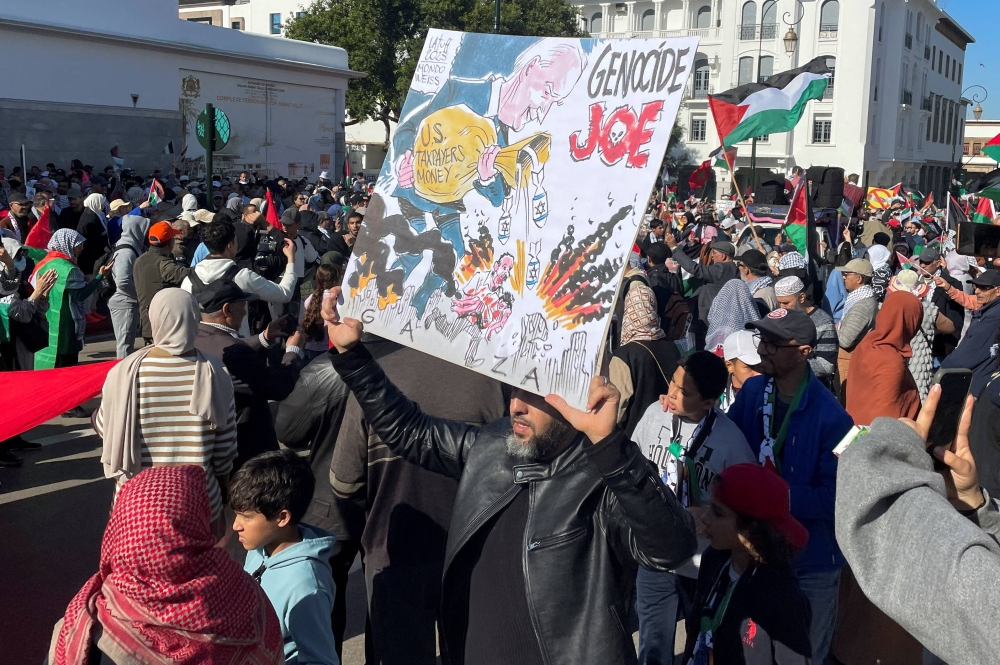 آلاف المغاربة يتظاهرون في الرباط تضامنا مع غزة