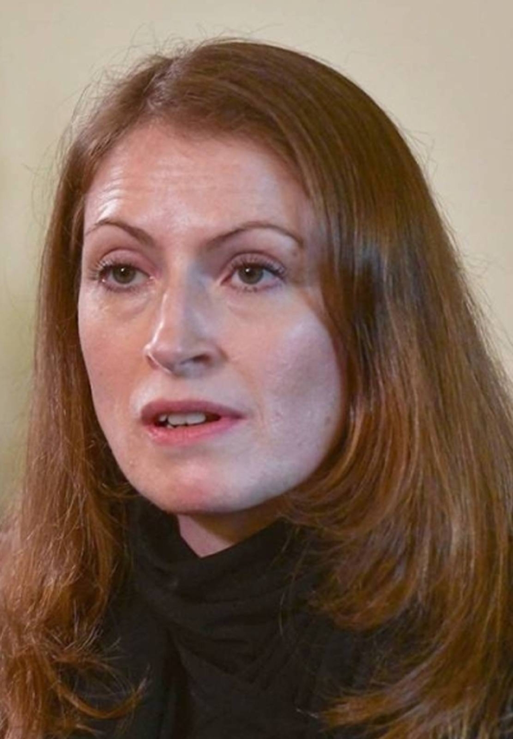 السفيرة البريطانية بليندا لويس