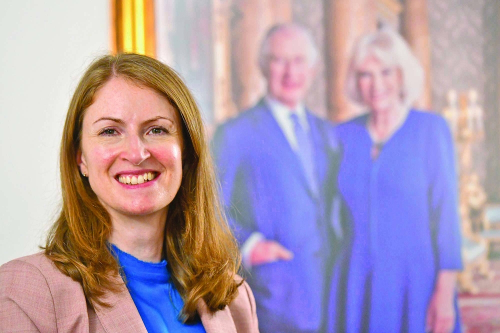 السفيرة البريطانية بليندا لويس