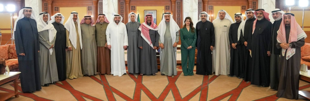  صورة جماعية للمشاركين في اللقاء