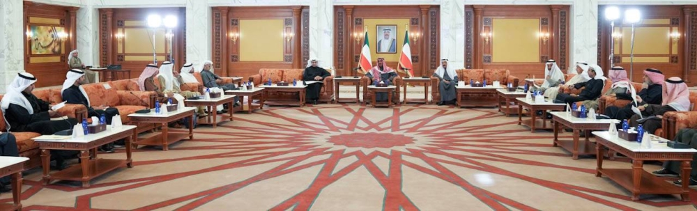  محمد الصباح متوسطاً رؤساء التحرير أمس